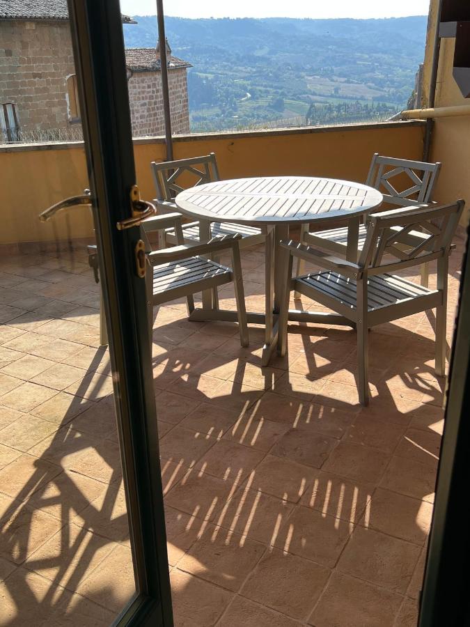 Appartamento Con Terrazzo Орвието Екстериор снимка